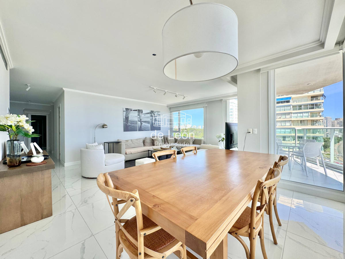 Apartamento ID.15276 - Paramount De Tres Dormitorios En Suites + Dependencia En Alquiler