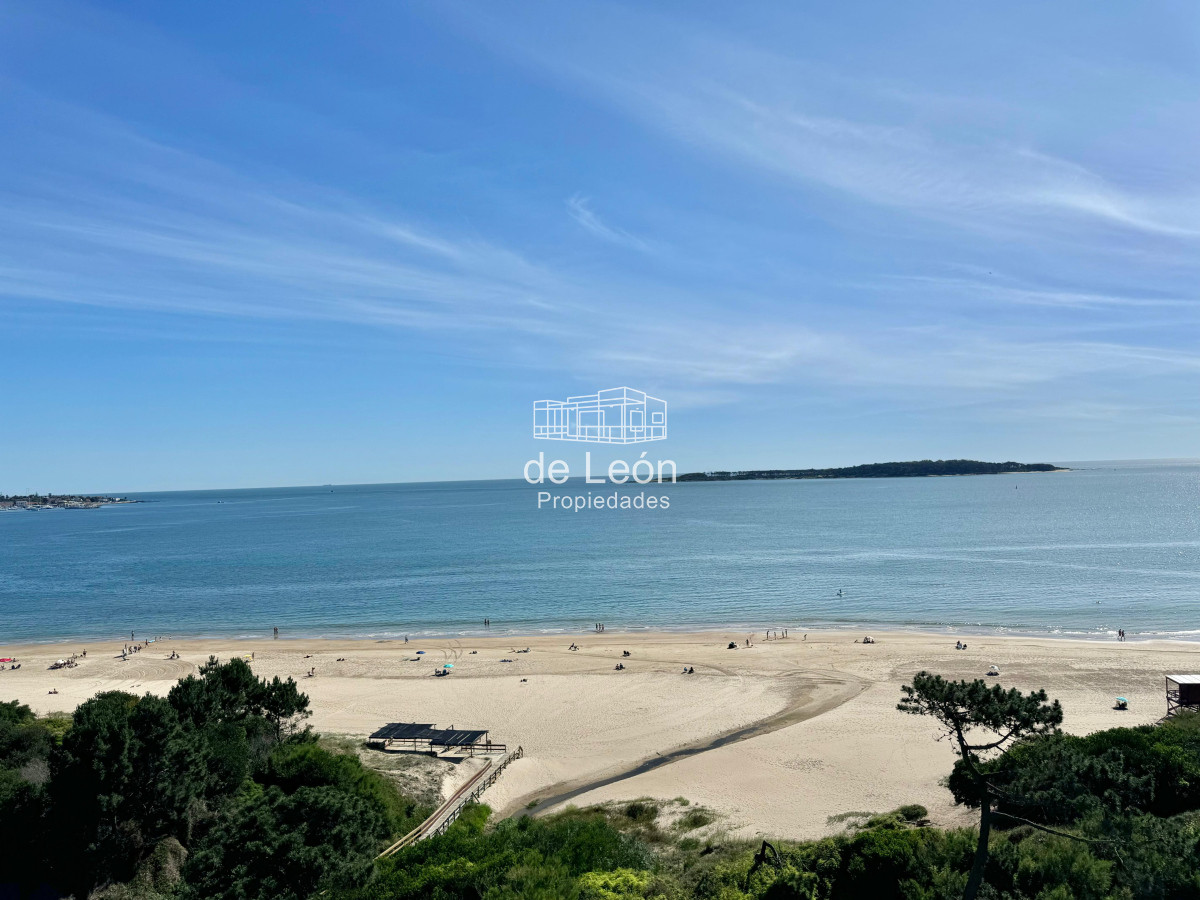 Apartamento ID.15276 - Paramount De Tres Dormitorios En Suites + Dependencia En Alquiler