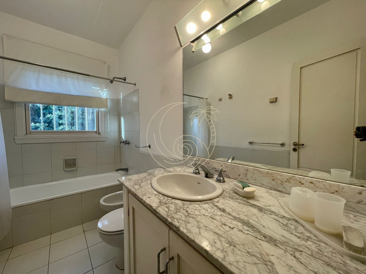 Casa ID.21092708 - Laguna Blanca Barrio Privado Casa Grande en Venta