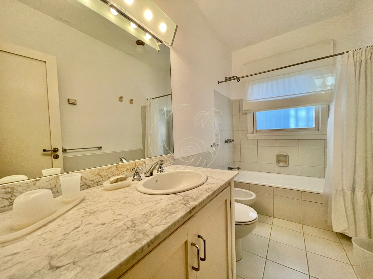Casa ID.21092708 - Laguna Blanca Barrio Privado Casa Grande en Venta