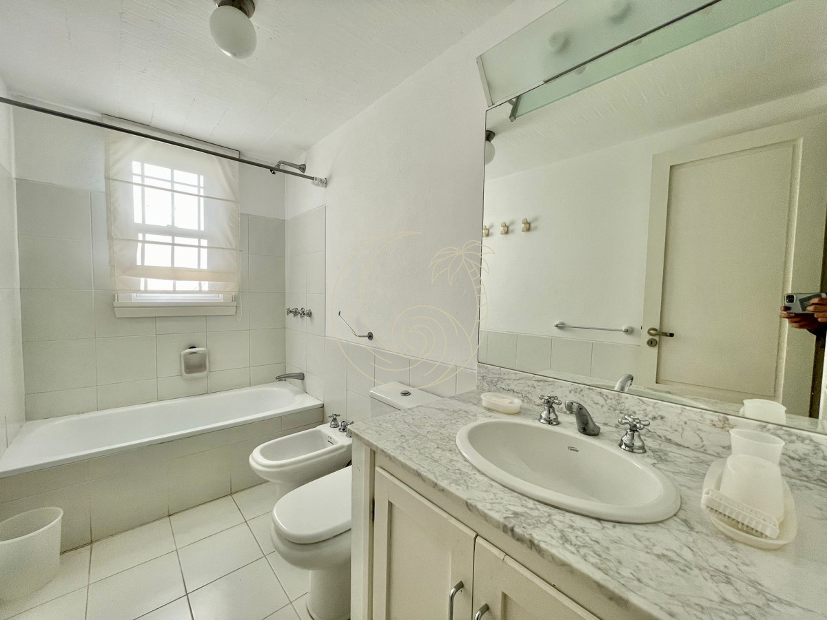 Casa ID.21092708 - Laguna Blanca Barrio Privado Casa Grande en Venta