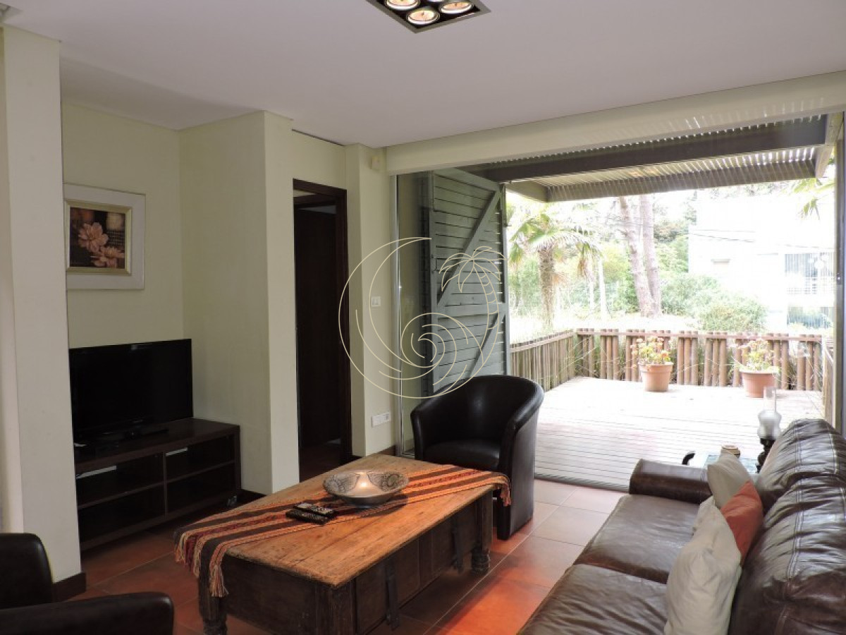 Casa ID.21092733 - Casa en Alquiler 5 dormitorios, Montoya, La Barra