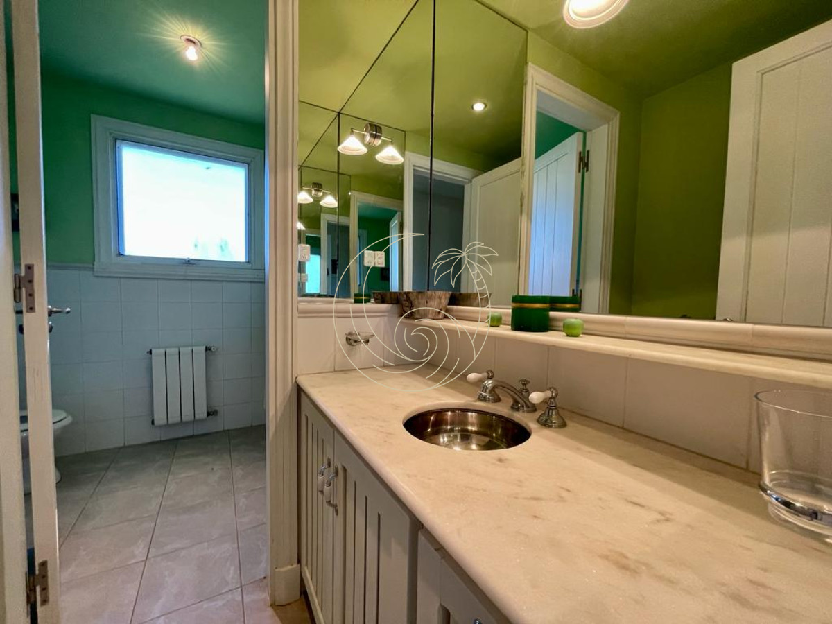 Casa ID.21092972 - Casa Laguna Blanca en Venta Cinco Dormitorios Barrio Privado