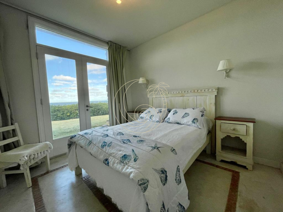 Casa ID.21092972 - Casa Laguna Blanca en Venta Cinco Dormitorios Barrio Privado