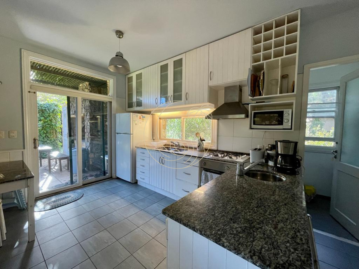 Casa ID.21092972 - Casa Laguna Blanca en Venta Cinco Dormitorios Barrio Privado