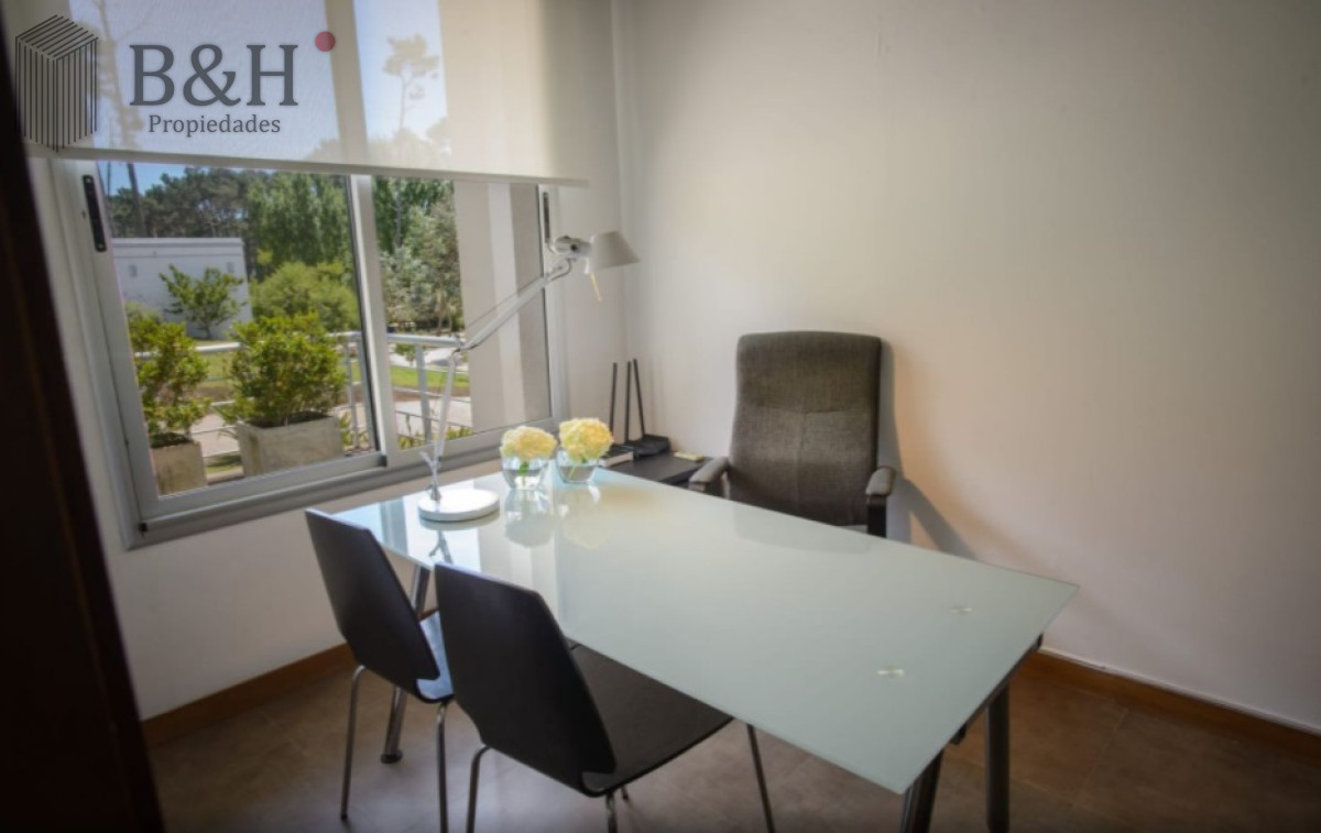 Casa ID.734 - Excelente propiedad en Barrio Privado - Cinco Dormitorios a metros del Mar