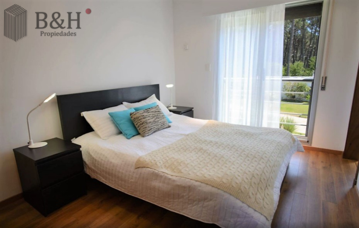 Casa ID.734 - Excelente propiedad en Barrio Privado - Cinco Dormitorios a metros del Mar