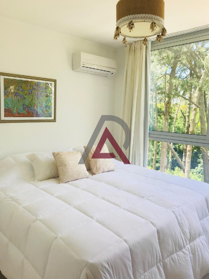 Apartamento ID.276 - Moderno Apartamento de Dos Dormitorios con Balcón en Venta - Punta del Este