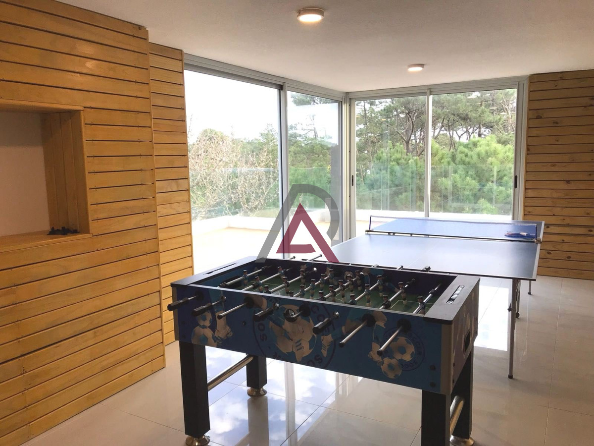 Apartamento ID.276 - Moderno Apartamento de Dos Dormitorios con Balcón en Venta - Punta del Este