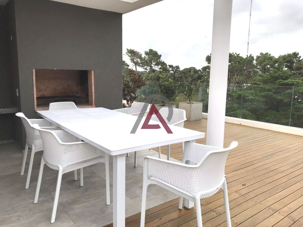 Apartamento ID.276 - Moderno Apartamento de Dos Dormitorios con Balcón en Venta - Punta del Este