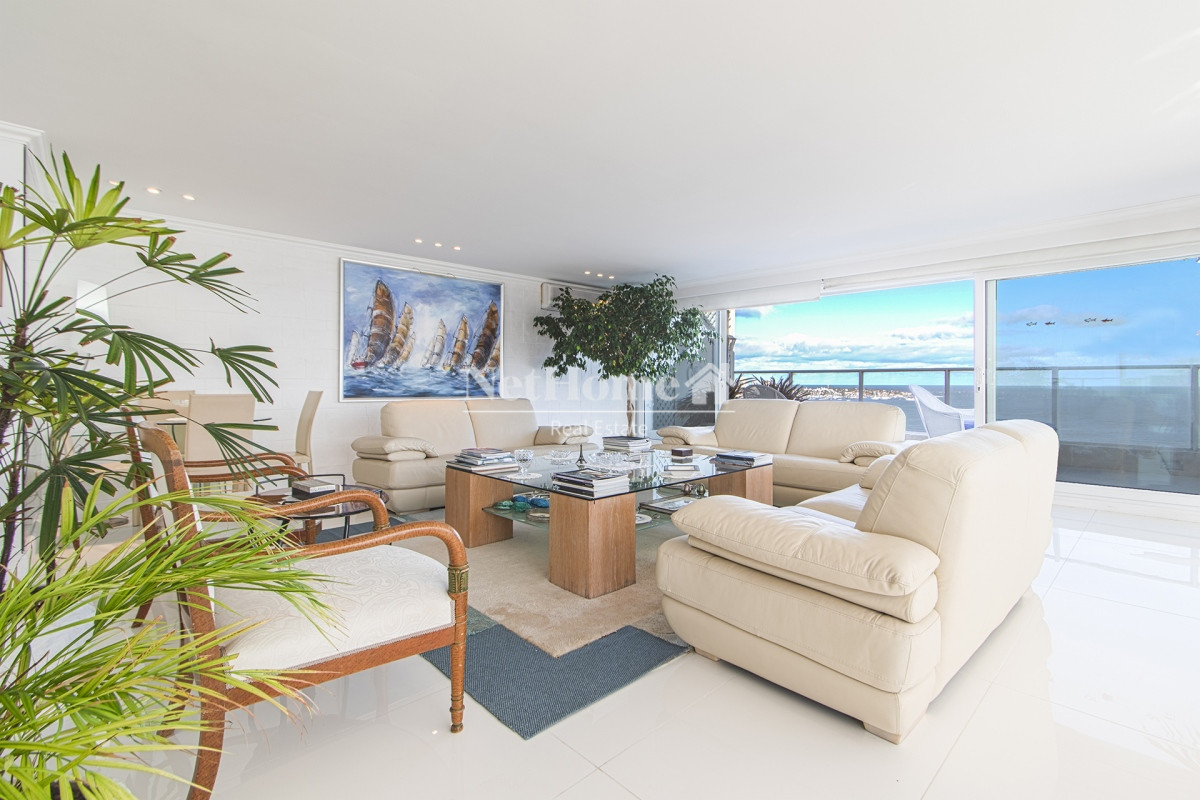 Apartamento ID.232 - Penthouse Frente Al Mar - 4 Dormitorios en Venta 