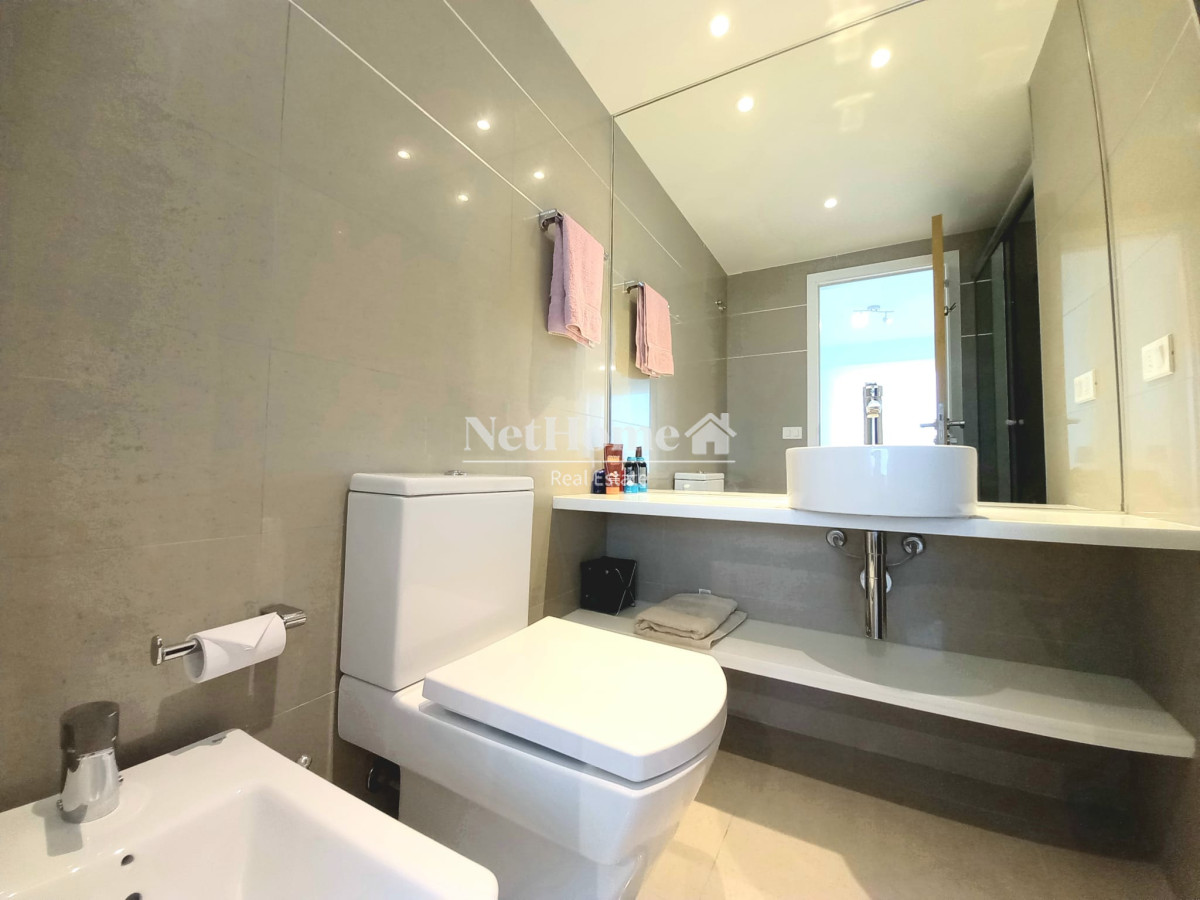 Apartamento ID.233 - Playa Mansa Apartamento 3 dormitorios Vista al Océano