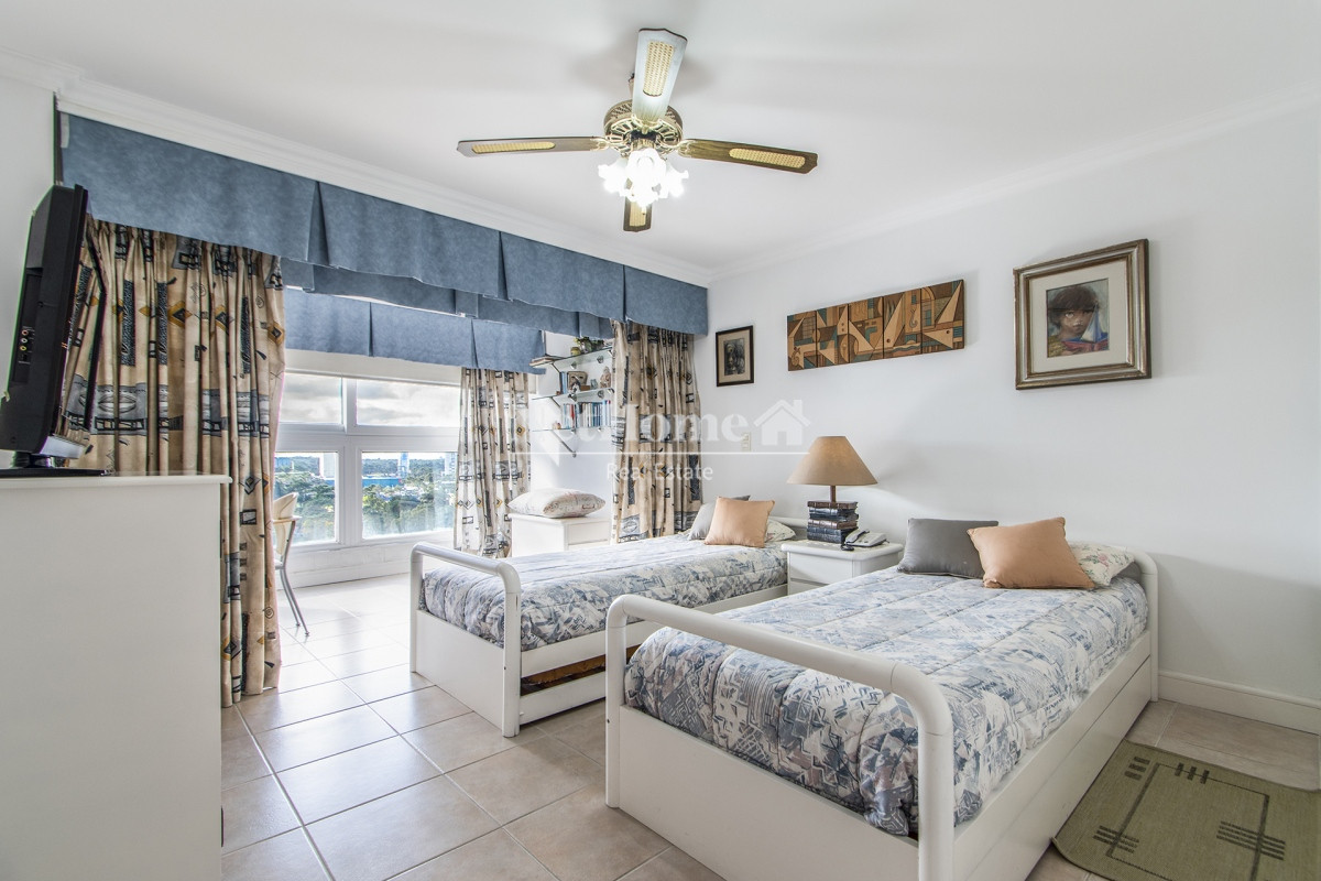Apartamento ID.232 - Penthouse Frente Al Mar - 4 Dormitorios en Venta 