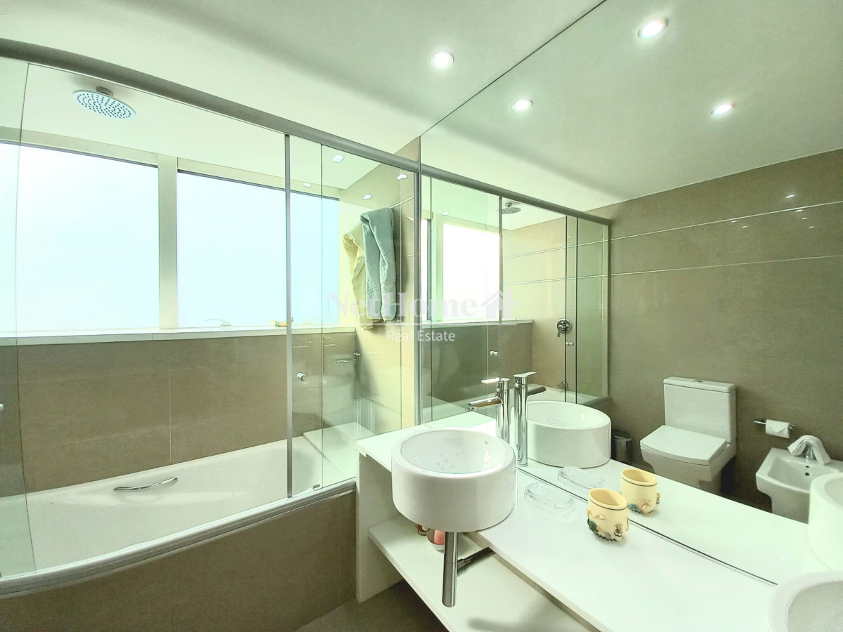 Apartamento ID.233 - Playa Mansa Apartamento 3 dormitorios Vista al Océano