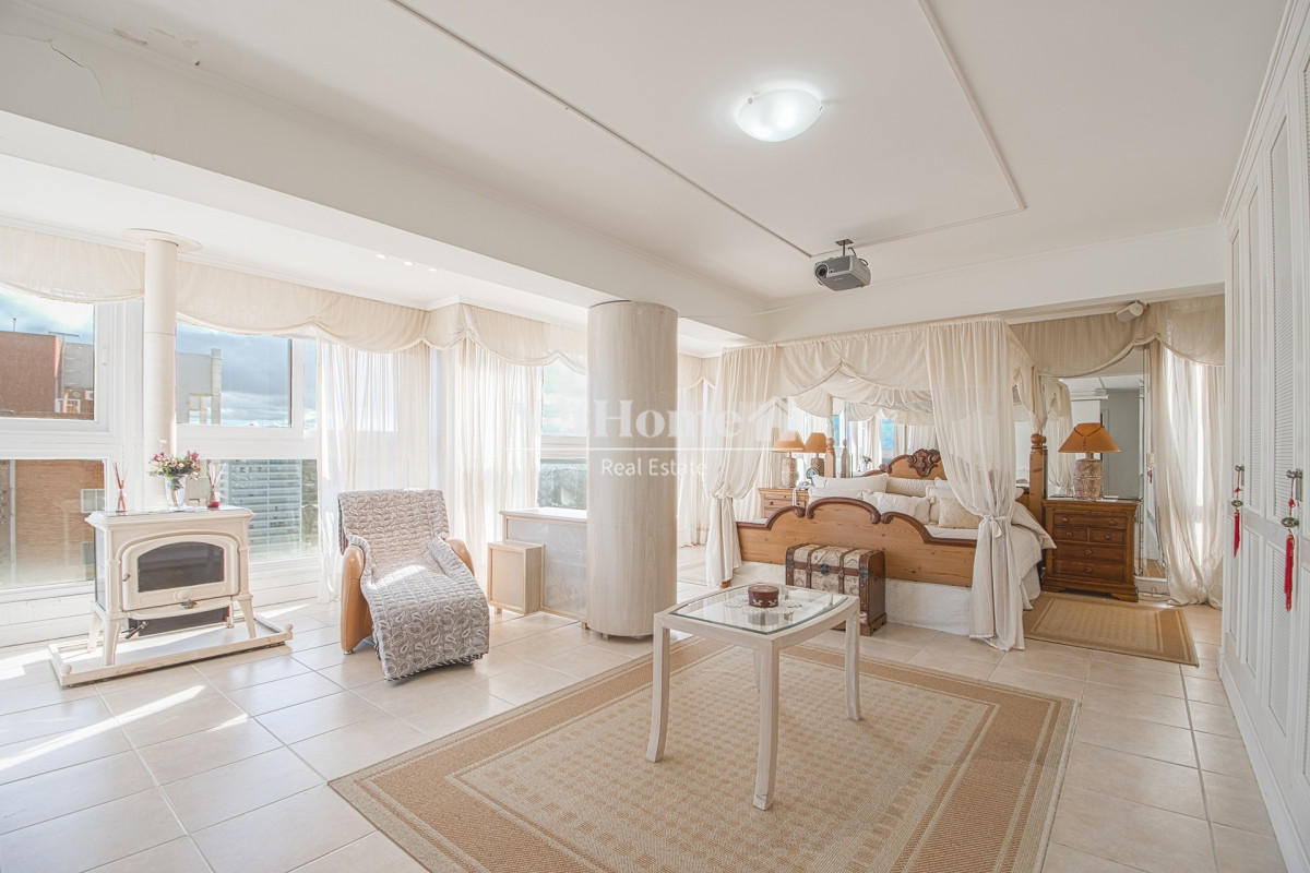 Apartamento ID.232 - Penthouse Frente Al Mar - 4 Dormitorios en Venta 