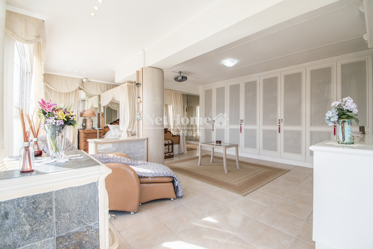 Apartamento ID.232 - Penthouse Frente Al Mar - 4 Dormitorios en Venta 