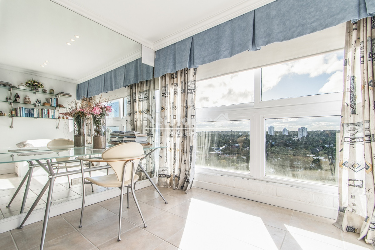 Apartamento ID.232 - Penthouse Frente Al Mar - 4 Dormitorios en Venta 