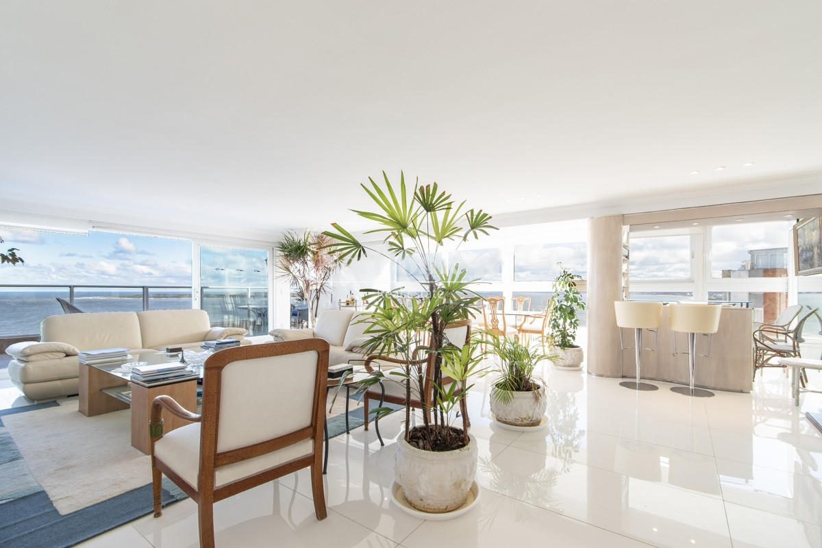 Apartamento ID.232 - Penthouse Frente Al Mar - 4 Dormitorios en Venta 