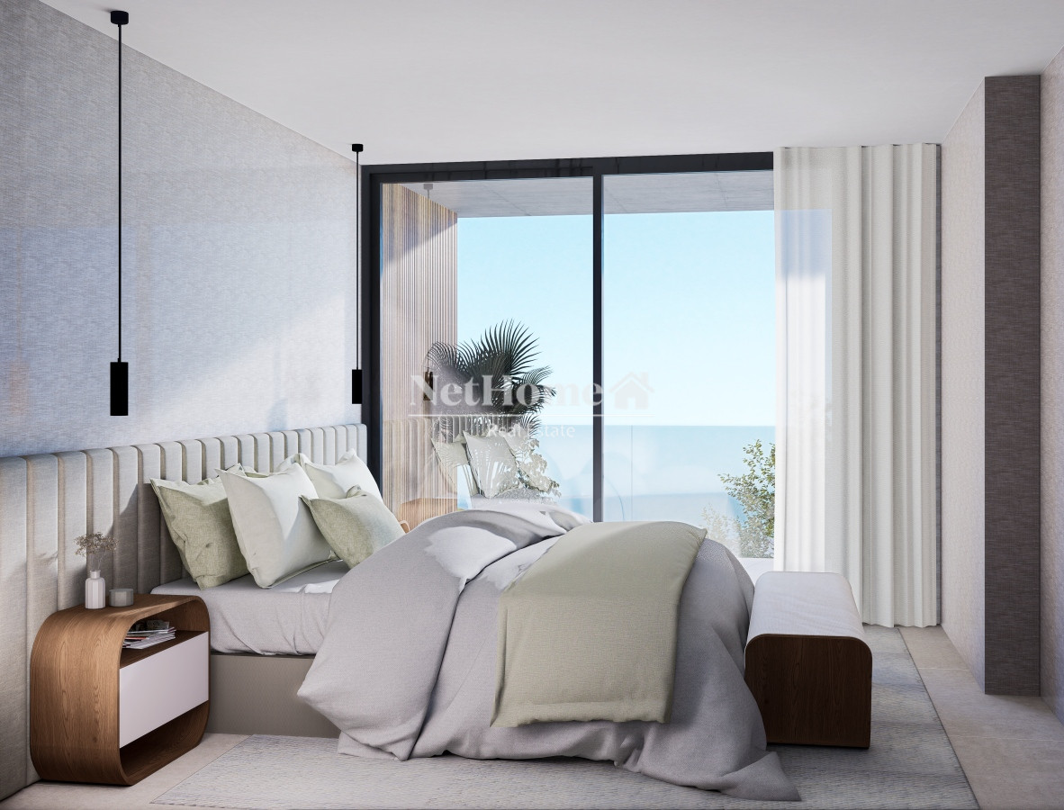 Apartamento ID.145 -  Playa Mansa Apartamento 3 dormitorios Frente al Mar