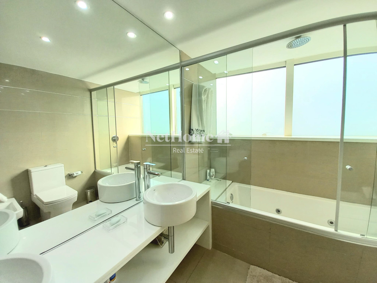 Apartamento ID.233 - Playa Mansa Apartamento 3 dormitorios Vista al Océano