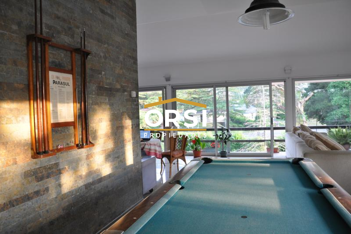 Casa ID.179 - Casa de Cinco dormitorios Playa Mansa Punta del Este 