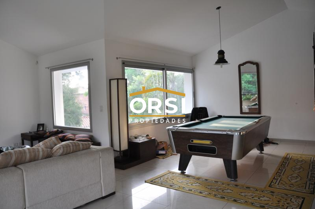 Casa ID.179 - Casa de Cinco dormitorios Playa Mansa Punta del Este 