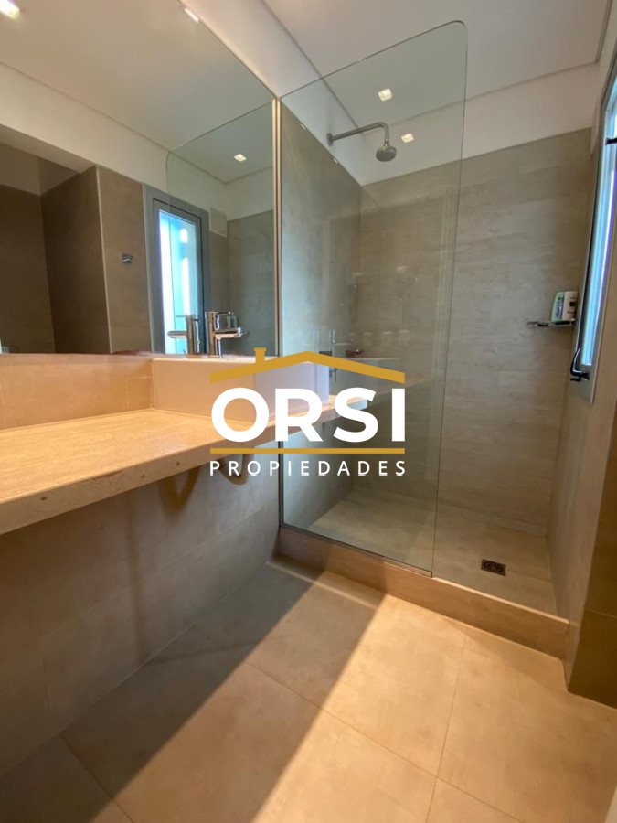 Casa ID.180 - Excelente propiedad en Barrio Privado Venta 