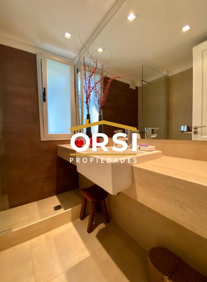 Casa ID.180 - Excelente propiedad en Barrio Privado Venta 