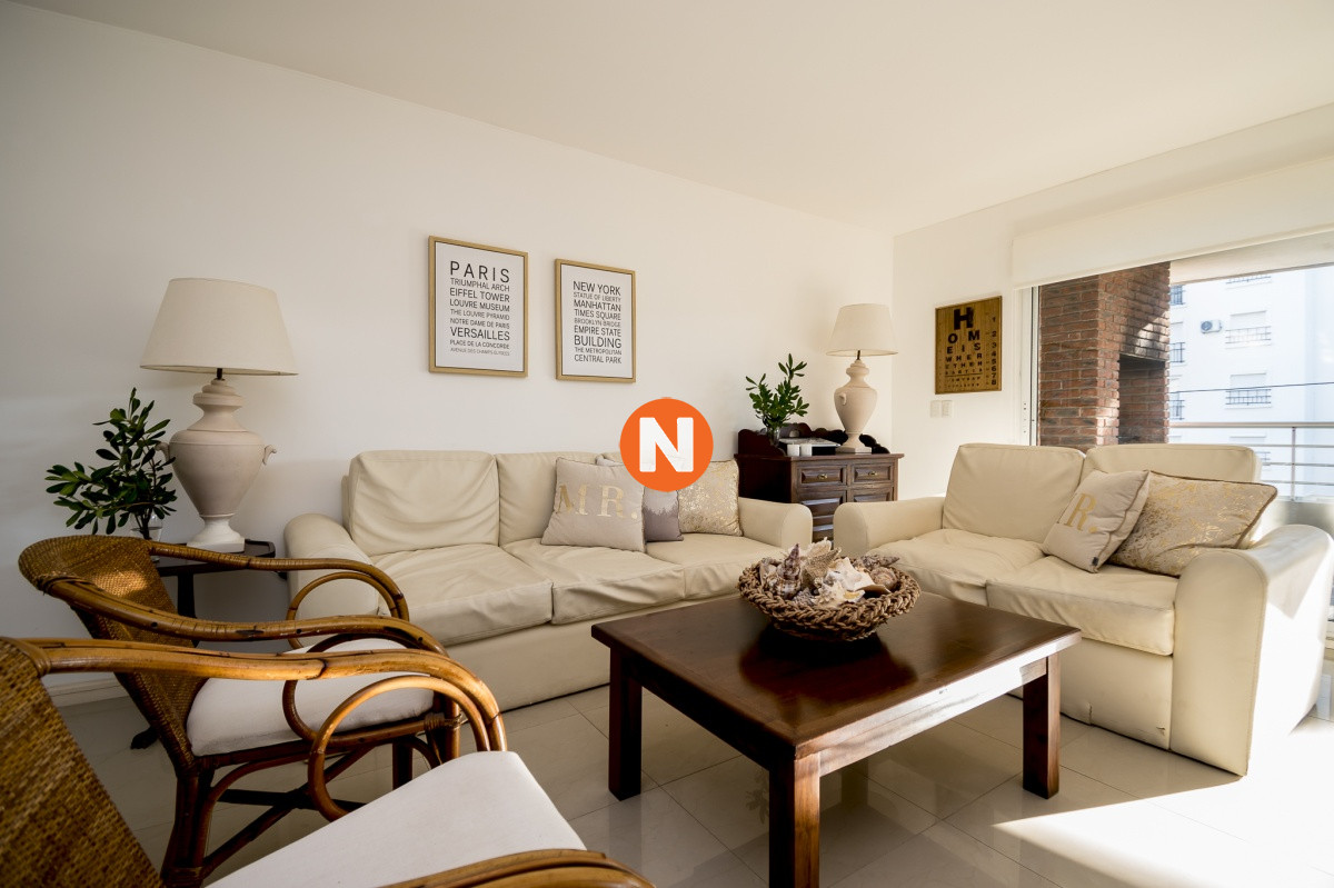 Apartamento Ref.216063 - Amplio y luminoso apartamento de 2 dormitorios en Aidy Grill Venta y Alquiler