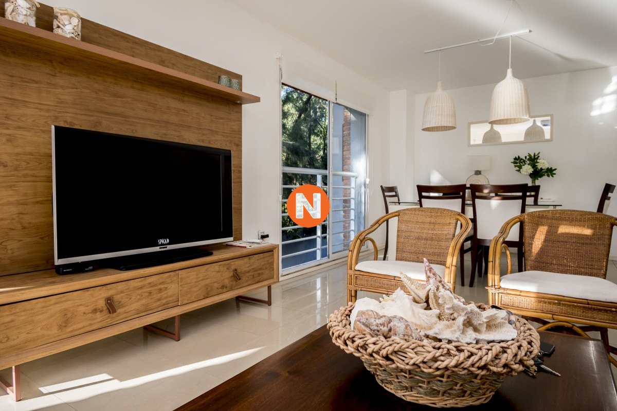 Apartamento Ref.216063 - Amplio y luminoso apartamento de 2 dormitorios en Aidy Grill Venta y Alquiler