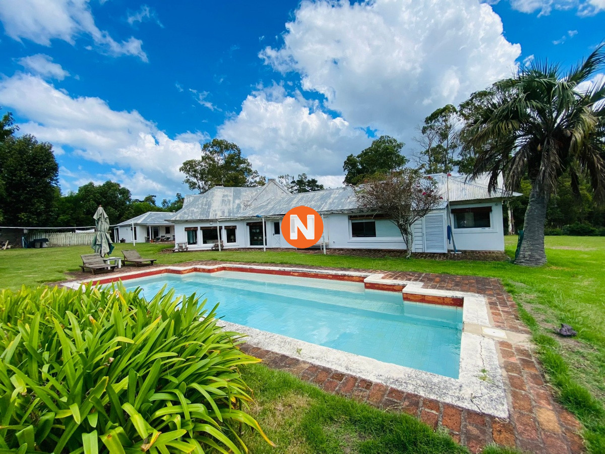 Casa Ref.219573 - Chacra en Venta Cinco Dormitorios y Dependencia en Miramar Acres