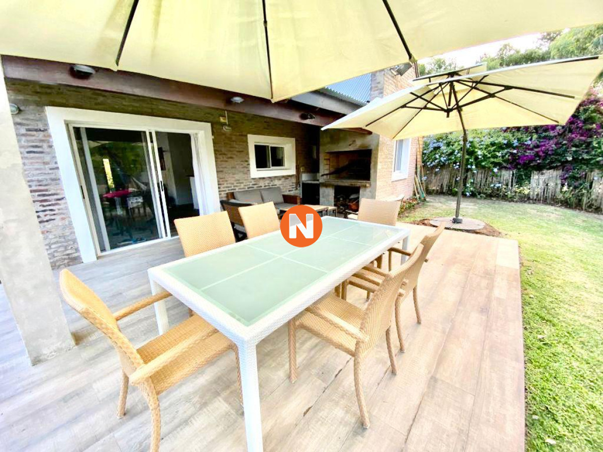 Casa Ref.219526 - Casa en La Barra a 250 metros del puente