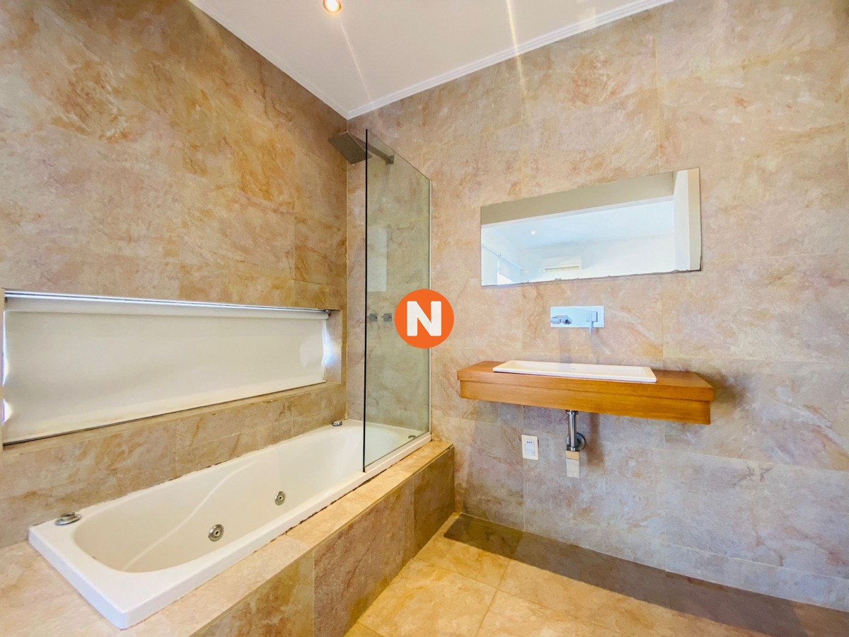 Casa Ref.219535 - Muy buena casa en Venta de 3 dormitorios, Manantiales.