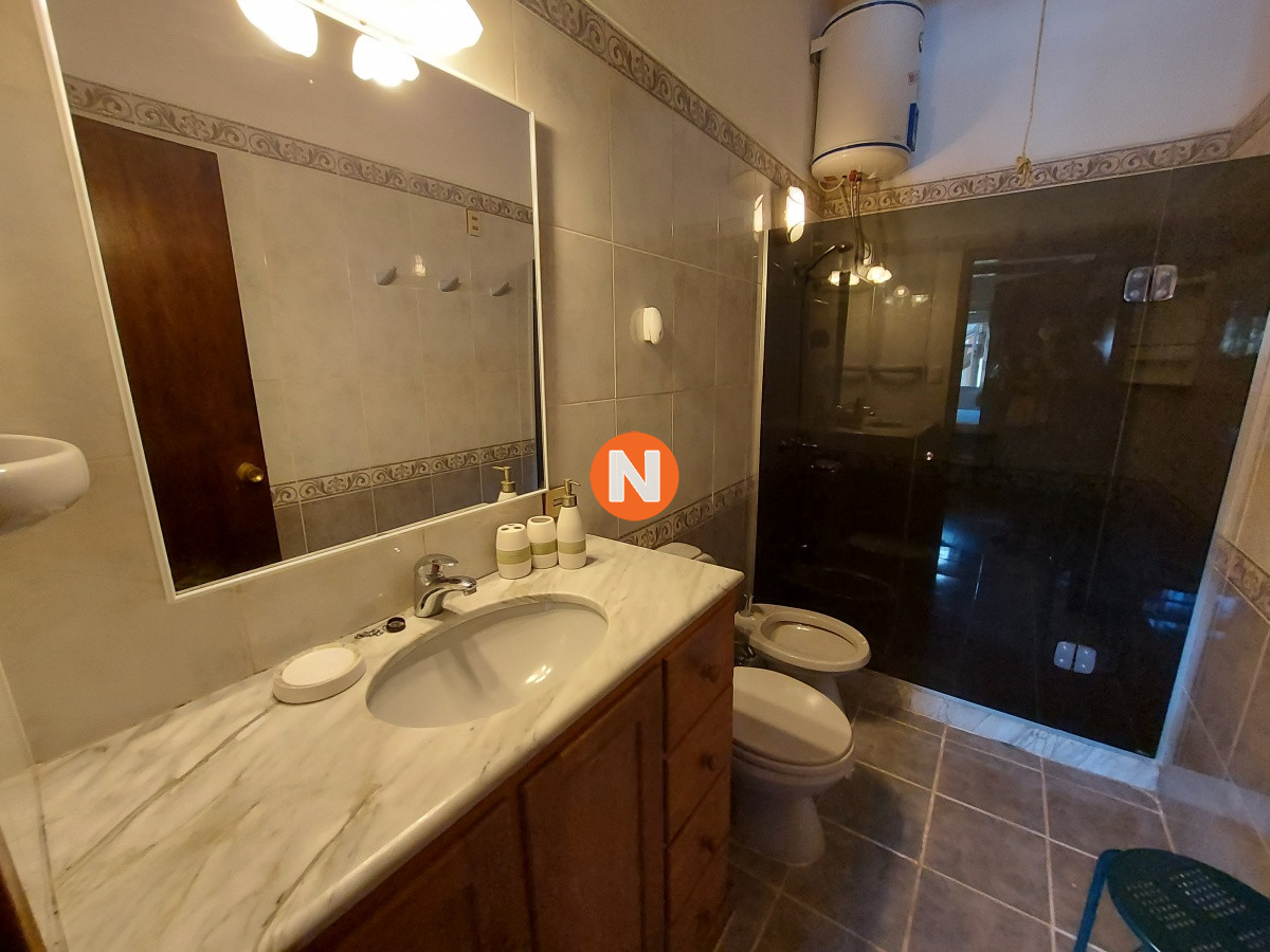 Casa Ref.219530 - Casa con piscina en venta a dos cuadras de la playa, Manantiales, Punta del Este