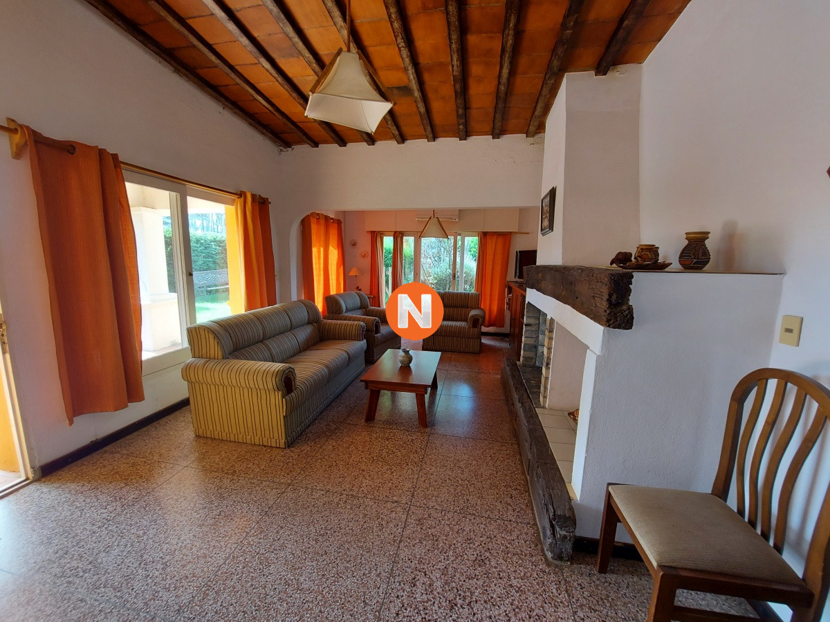 Casa Ref.219530 - Casa con piscina en venta a dos cuadras de la playa, Manantiales, Punta del Este