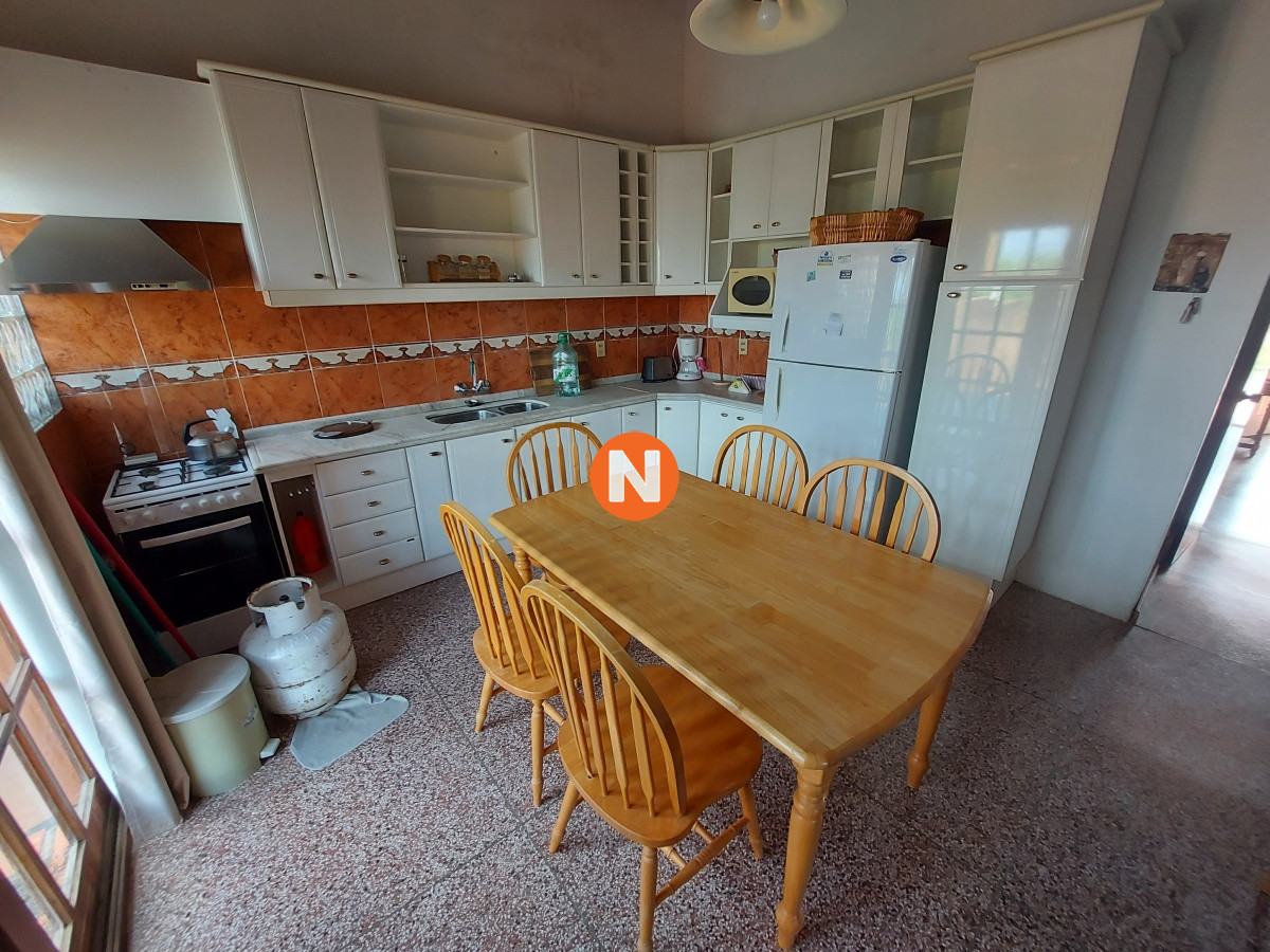 Casa Ref.219530 - Casa con piscina en venta a dos cuadras de la playa, Manantiales, Punta del Este