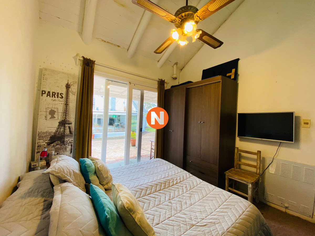 Casa Ref.219573 - Chacra en Venta Cinco Dormitorios y Dependencia en Miramar Acres