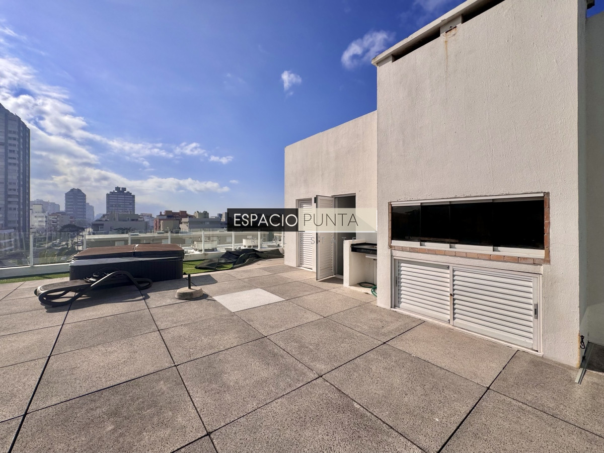 Apartamento ID.1474 - Apartamento en Venta de Tres Dormitorios en Peninsula 
