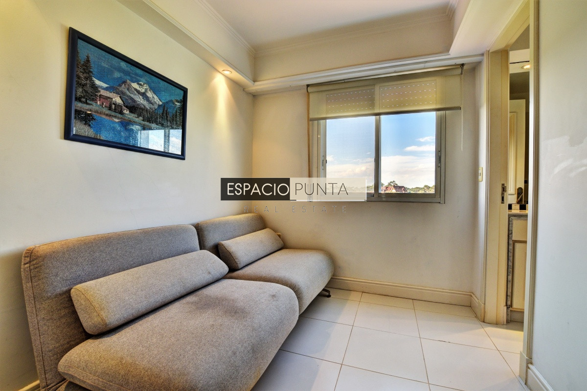 Apartamento ID.942 - Apartamento Primera Fila Playa Brava en Alquiler 