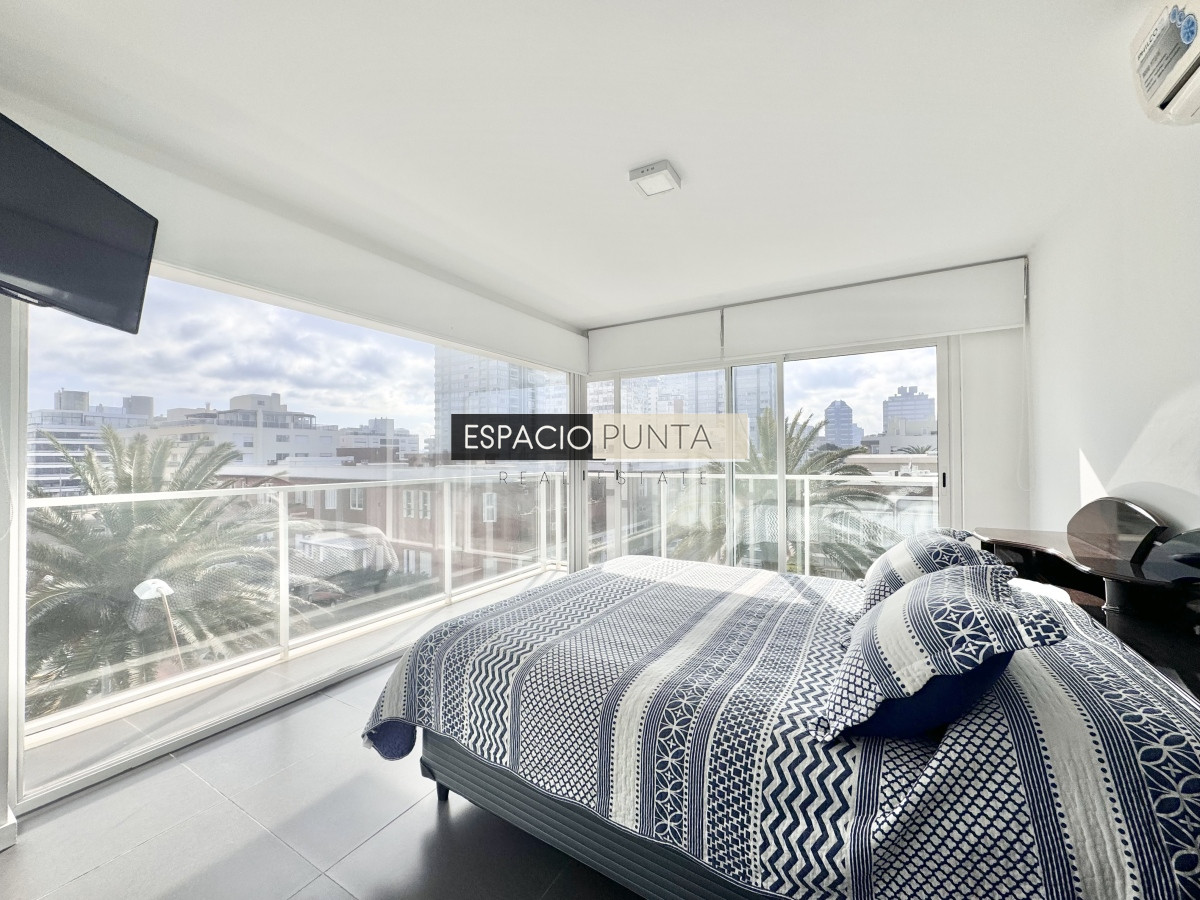 Apartamento ID.1474 - Apartamento en Venta de Tres Dormitorios en Peninsula 