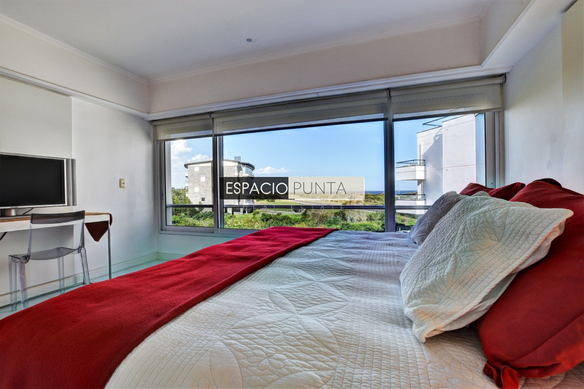 Apartamento ID.942 - Apartamento Primera Fila Playa Brava en Alquiler 