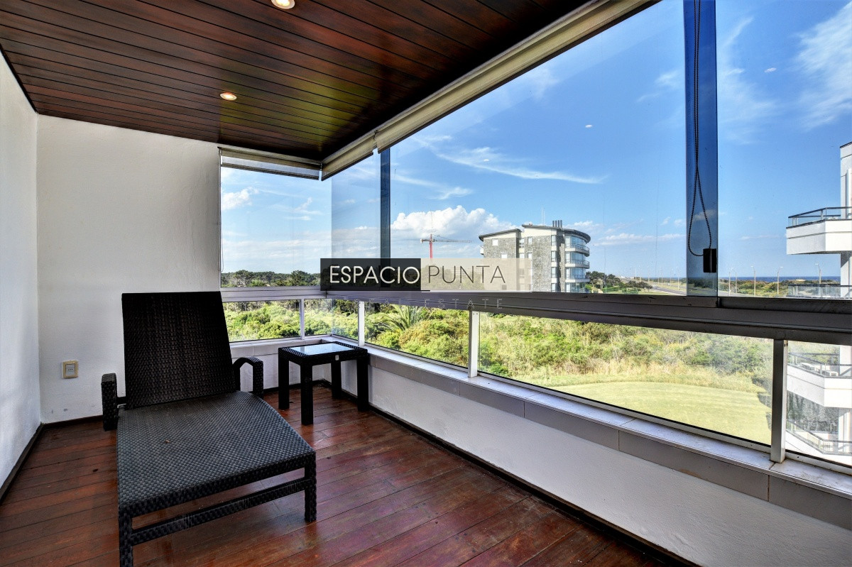 Apartamento ID.942 - Apartamento Primera Fila Playa Brava en Alquiler 