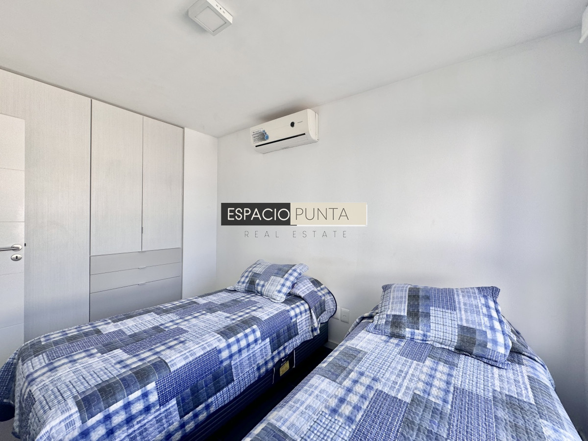 Apartamento ID.1474 - Apartamento en Venta de Tres Dormitorios en Peninsula 