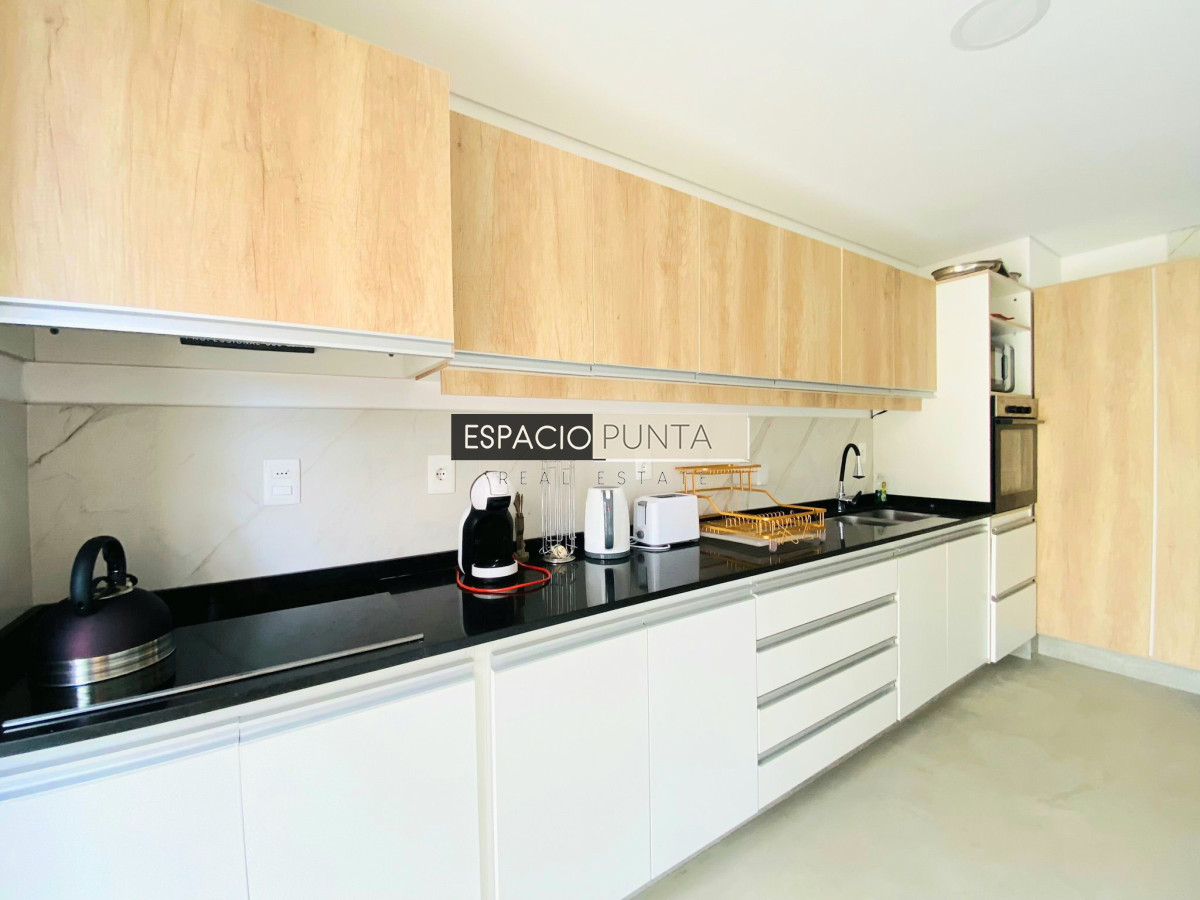 Casa ID.83 - Vendo  Casa de tres dormitorios en Montoya, La Barra , Punta del este