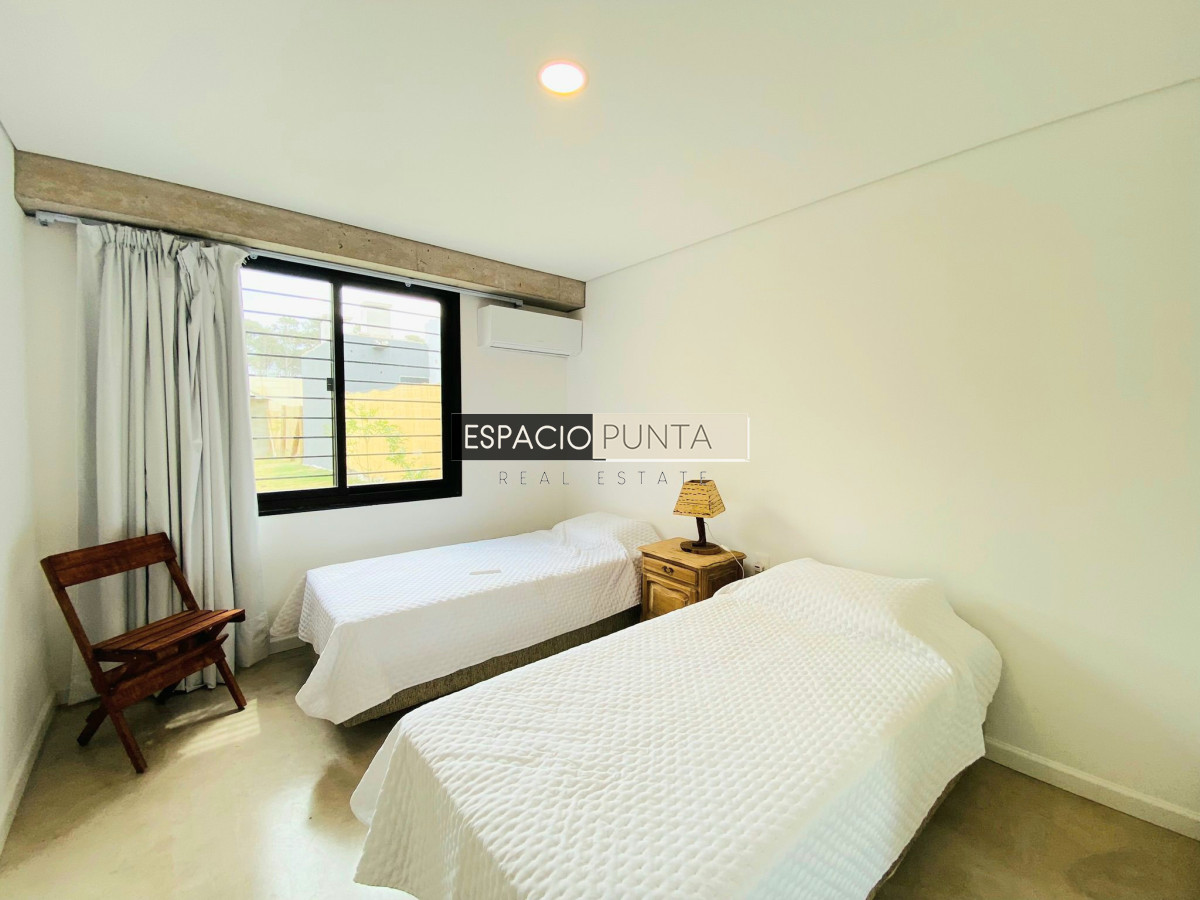 Casa ID.83 - Vendo  Casa de tres dormitorios en Montoya, La Barra , Punta del este