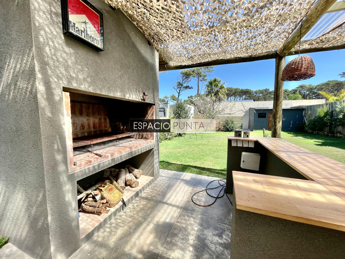 Casa ID.83 - Vendo  Casa de tres dormitorios en Montoya, La Barra , Punta del este
