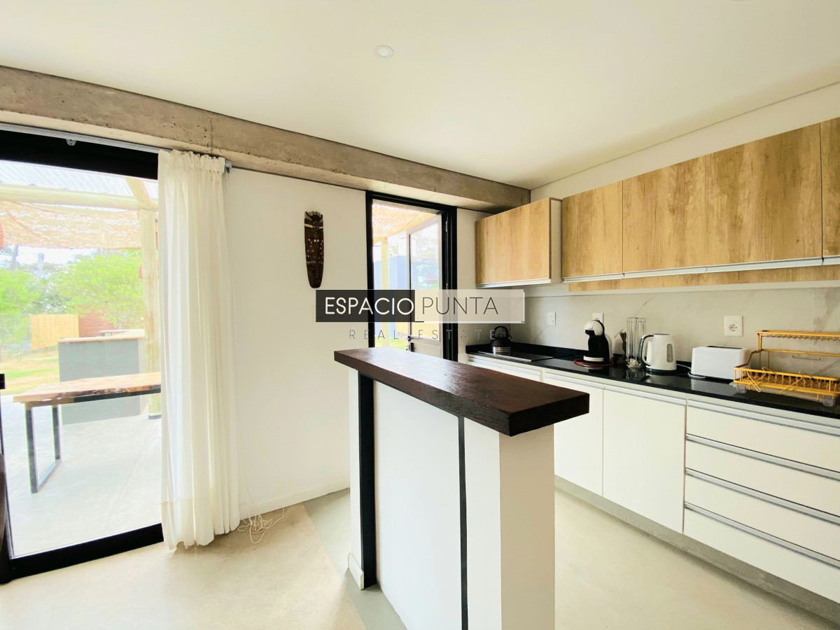 Casa ID.83 - Vendo  Casa de tres dormitorios en Montoya, La Barra , Punta del este