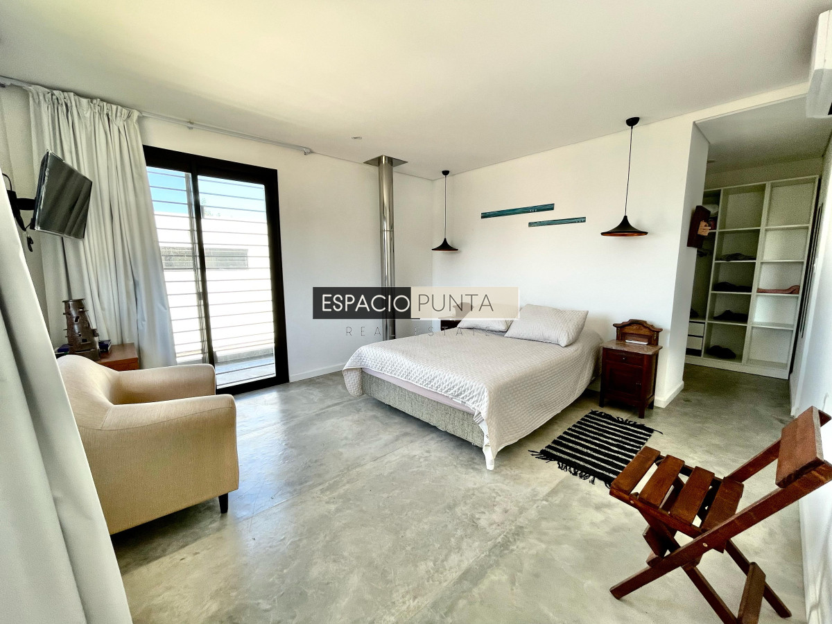 Casa ID.83 - Vendo  Casa de tres dormitorios en Montoya, La Barra , Punta del este