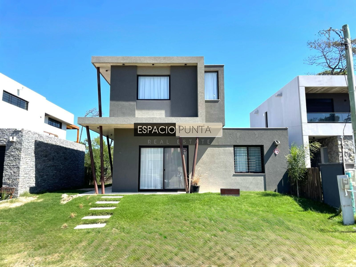 Casa ID.83 - Vendo  Casa de tres dormitorios en Montoya, La Barra , Punta del este
