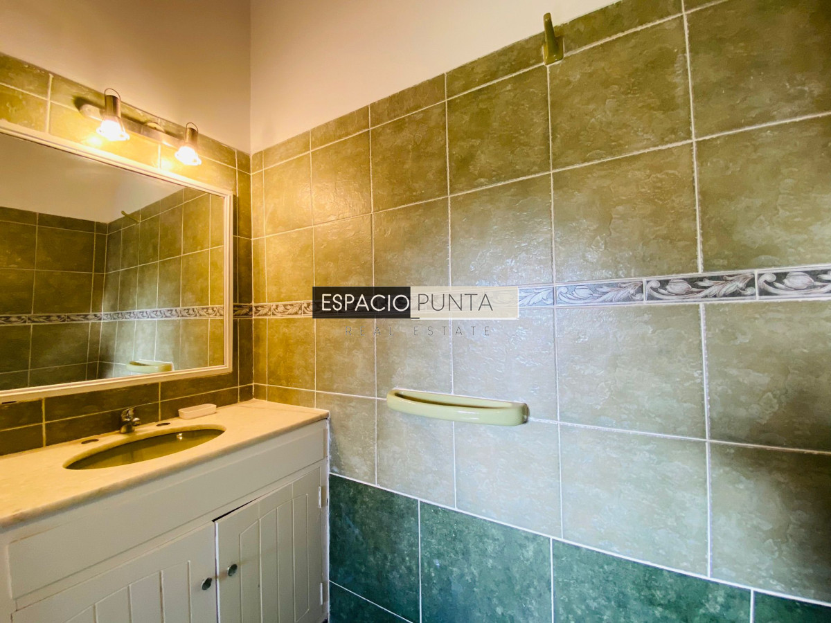 Casa ID.618 - Venta Casa en El Chorro - 5 dorm.